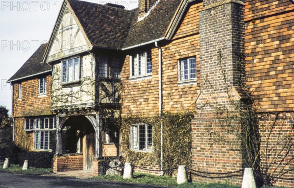 Historic building King Henry 8th Pub Hotel, Hever, Kent, England, UK 1960