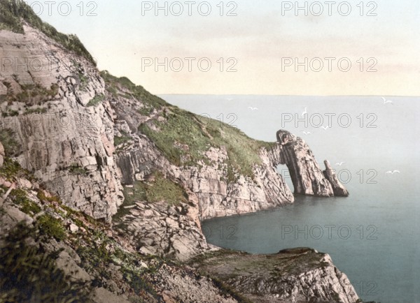 Natürlicher Bogen, Torquay, England / Natural Arch, England, Historic, digitally restored reproduction from a 19th century original, 1880, Record date not stated