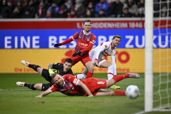 Tor tor by Maximilian Mittelstädt VfB Stuttgart (07) against goalkeeper Kevin Müller 1. FC Heidenheim 1846 FCH (01) Leo Scienza 1. FC Heidenheim 1846 FCH (08) Benedikt Gimber 1. FC Heidenheim 1846 FCH (05) Voith-Arena, Heidenheim, Baden-Württemberg, Germany, Europe