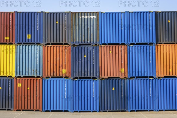 Duisburg, North Rhine-Westphalia, Germany, Port of Duisburg, container port, duisport logport, two of the world's largest container shipping companies, CMA CGM and NYK (Nippon Yusen Kabushiki Kaisha), together with duisport, operate the Duisburg Trimodal Terminal, D3T, in the logport logistics centre in Duisburg-Rheinhausen in the Port of Duisburg on the Rhine, Europe