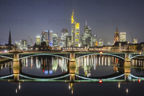 Skyline, Ignaz-Bubis-Bruecke, banking district, Frankfurt am Main, Hesse, Germany, Europe