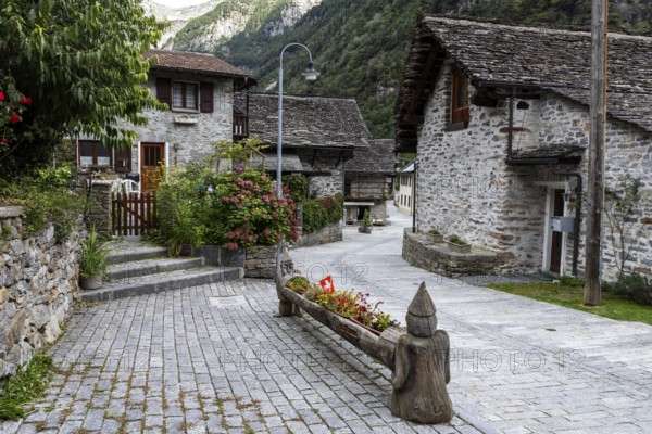 Typical Ticino stone houses in the village of Sonogno, Verzasca Valley, Valle Verzasca, Canton Ticino, Switzerland, Europe