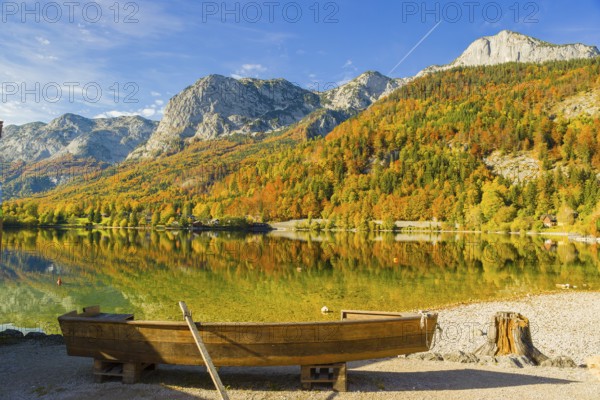Grundlsee in autumn, salzkammergut, styria, Austria, Europe