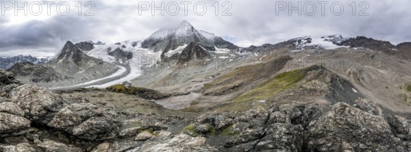 Panorama, mountain hut Cabane des Dix in front of glacier Glacier de Cheilon and summit Mont Blanc de Cheilon, Valais Alps, Valais, Switzerland, Europe