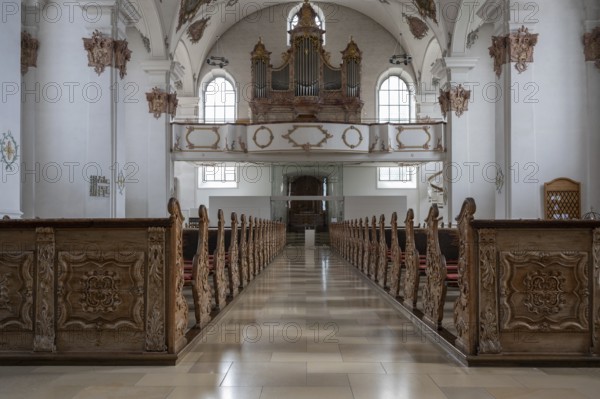 Pews and organ loft in Heilig Kreuz Minster built around 1400, Rottweil, Baden-Württemberg, Germany, Europe