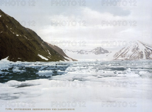 Smeerenburg, Tran-town a former whaling station on the island of Amsterdamoya in the north-west of Svalbard, Spitsbergen, around 1895, Historical, digitally restored reproduction from a 19th century original, Record date not stated