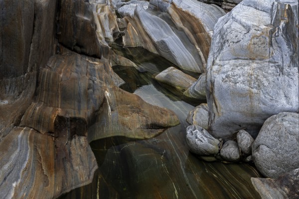 Rocks, rock structures, Verzasca River, near Lavertezzo, Verzasca Valley, Valle Verzasca, Canton Ticino, Switzerland, Europe