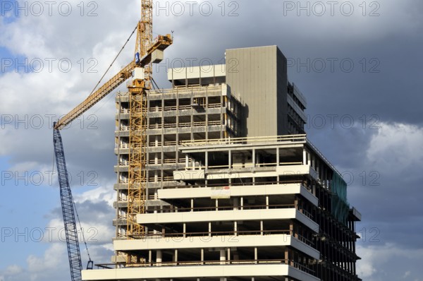 The Lufthansa high-rise (headquarters of the German airline until 2007) on the banks of the Rhine in Deutz becomes MaxCologne, renovation until 2012, Cologne, North Rhine-Westphalia, Germany, Europe