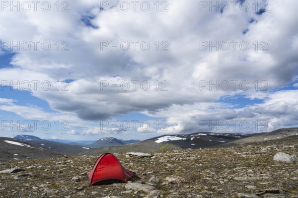 Tent in mountain landscape, Sarek National Park, World Heritage Laponia, Norrbotten, Lapland, Sweden, Sweden, Scandinavia, Europe