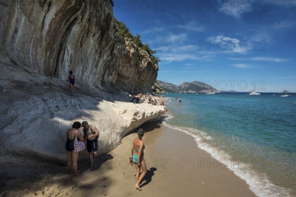 Rocky coast and beach, Cala Luna, Gulf of Orosei National Park, Parco Nazionale del Gennargentu e del Golfo di Orosei, Baunei, Nuoro, Sardinia, Italy, Europe