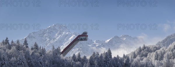 Mountain panorama over the Freibergsee in winter, near Oberstdorf, behind the Heini-Klopfer ski jump, Allgäu Alps, Oberallgäu, Allgäu, Bavaria, Germany, Europe
