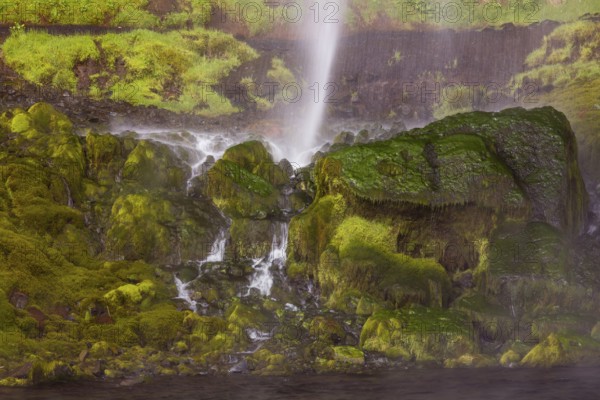 Waterfall Seljalandsfoss, 60 m high, located in southern iceland