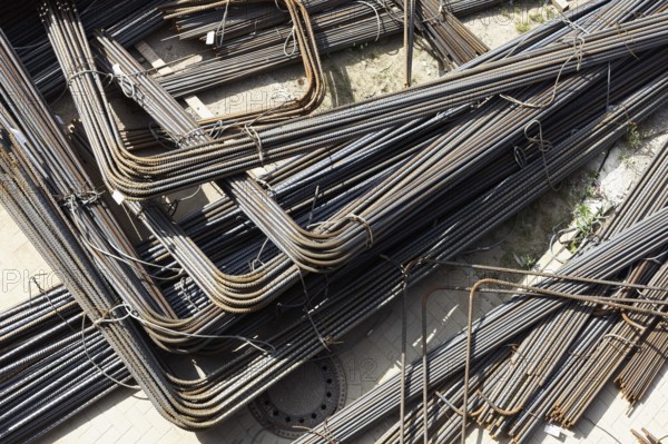 Right-angled bent structural steel, Düsseldorf, North Rhine-Westphalia, Germany, Europe