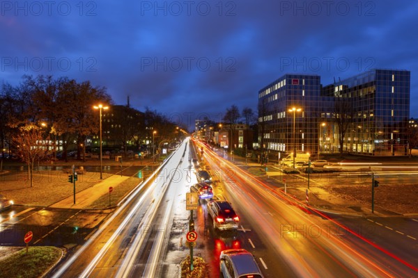 Bundesstrasse B224, Alfredstrasse, in Essen Rüttenscheid, evening rush hour traffic, this area would also be affected by a diesel driving ban, Essen, North Rhine-Westphalia, Germany, Europe