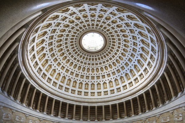 Interior and dome, monument Befreiungshalle Kehlheim, round hall with dome, 45 m high, 29 m diameter, classicism, built 1842 to 1863 by Friedrich von Gärtner and Leo von Klenze, Michelsberg, Kelheim, Lower Bavaria, Bavaria, Germany, Europe