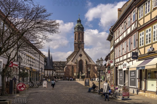 Half-timbered houses on the market square and St Jakobi market church, Einbeck, Northeim district, Lower Saxony, Germany, Europe