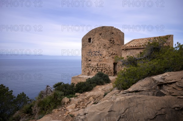 Torre de Cala en Basset (also Torre de la Rabassada), watchtower from the late 16th century, Tramuntana Mountains, Serra de Tramuntana, Sant Elm, San Telmo, Andratx, Majorca, Balearic Islands, Balearic Islands, Spain, Europe