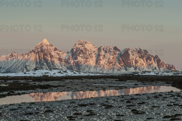 Rugged mountains, Lofoten island Vestvågøya at the fjord Gimsøystraumen, Lofoten, Northern Norway, Norway, Europe