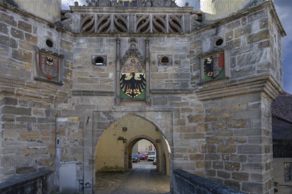 Medieval Elling Tor with imperial coat of arms, Weissenburg, Middle Franconia, Bavaria, Germany, Europe