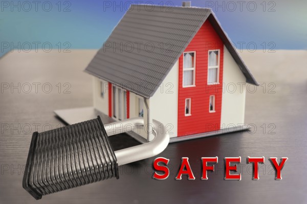 Symbolic image, security, lock, burglary, theft, robbery, liability insurance, household contents insurance, insurance loss, building security, devastation, police, risk, Germany, Europe