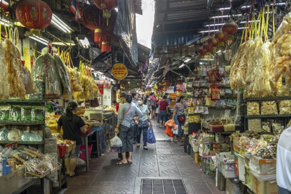 Market alley in Chinatown, Bangkok, Thailand, Asia