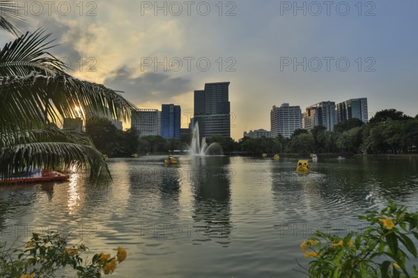 Lake in Lumphini Park, Bangkok, Thailand, Asia