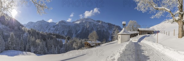 Winter landscape, Gerstruben, a former mountain farming village in the Dietersbach valley near Oberstdorf, behind it the Himmelschrofen, 1791m, Allgäu Alps, Allgäu, Bavaria, Germany, Europe