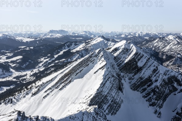 Berge im Winter, Blick auf Vorderlahner Kopf vom Sonntagshorn, Chiemgauer Alpen, Bayern, Deutschland