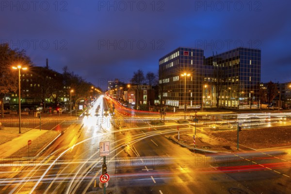 Bundesstrasse B224, Alfredstrasse, in Essen Rüttenscheid, evening rush hour traffic, this area would also be affected by a diesel driving ban, Essen, North Rhine-Westphalia, Germany, Europe
