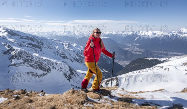 Ski tourers at the summit of the Mitterzeigerkogel in winter, Sellraintal, Kühtai, Tyrol, Austria, Europe