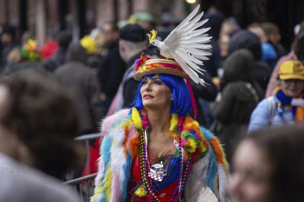 The Frankfurt carnival parade will parade across the Römerberg in Frankfurt am Main on 11 February 2024. Costumed presenter Sonya Krauss comments on the television broadcast on Hessischer Rundfunk (hr) ., Römerberg, Frankfurt am Main, Hesse, Germany, Europe