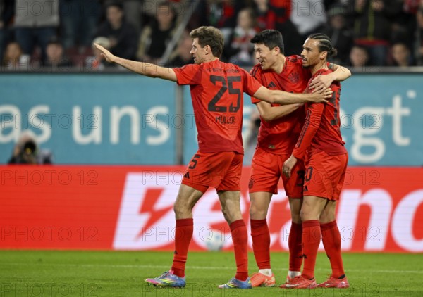 Goal celebration Thomas Mueller FC Bayern Munich FCB (25) Min-jae Kim FC Bayern Munich FCB (03) Leroy Sané FC Bayern Munich FCB (10) WWK Arena, Augsburg, Bavaria, Germany, Europe