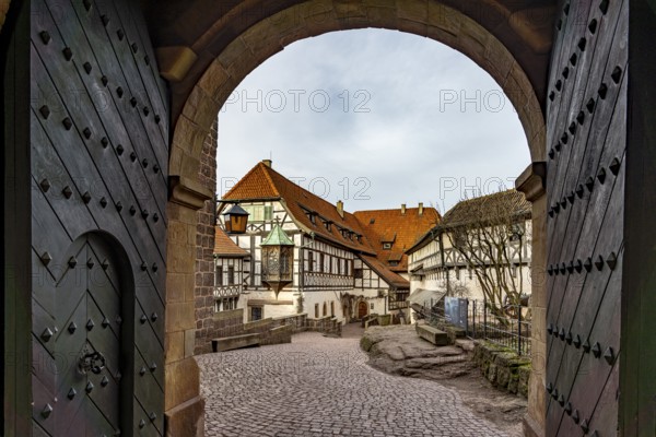 Tor tor to the bailiwick with the Nuremberg oriel, Wartburg Castle, UNESCO World Heritage Site in Eisenach, Thuringia, Germany, Europe