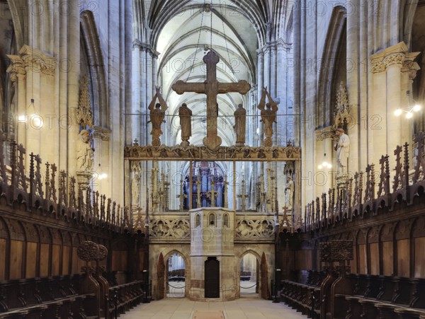 Choir stalls, rood screen, triumphal cross group and nave vault, Cathedral of St Stephen and St Sixtus, Halberstadt, Saxony-Anhalt, Germany, Europe