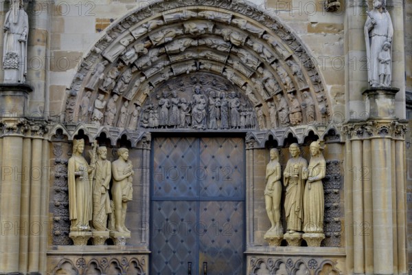 Portal of the Church of Our Dear Lady, French Gothic, detail, Trier, Rhineland-Palatinate, Germany, Europe