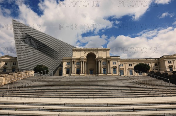 Military History Museum of the German Armed Forces, main arsenal building with wedge, architect Daniel Libeskind, Dresden, Saxony, Germany, Europe