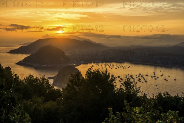 Panorama, Sunrise, View from Monte Igueldo, San Sebastian, Donostia, Basque Country, Northern Spain, Spain, Europe