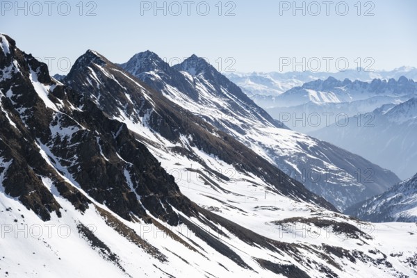 Peaks and mountains in winter, Sellraintal, Stubai Alps, Kühtai, Tyrol, Austria, Europe