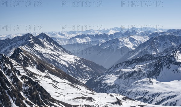 Peaks and mountains in winter, Sellraintal, Stubai Alps, Kühtai, Tyrol, Austria, Europe