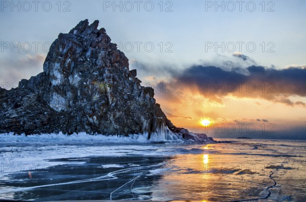 Sunset at Shaman rock, Lake Baikal, Olkhon Island, Pribaikalsky National Park, Irkutsk Province, Siberia, Russia, Europe