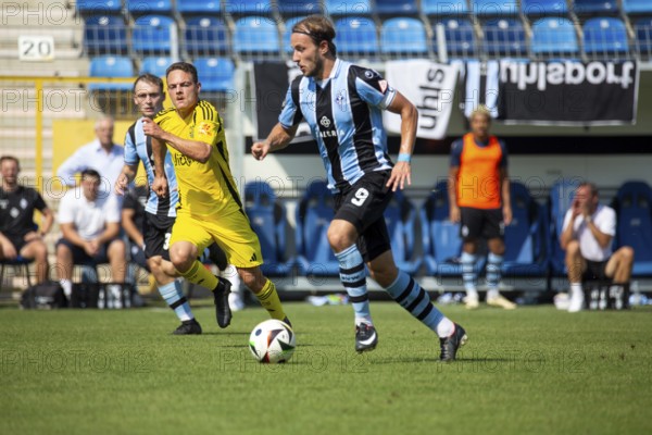 Football 3rd division, season 2024/25, matchday 4: Waldhof Mannheim vs. 1. FC Saarbrücken. On the ball: Felix Lohkemper (9, Waldhof Mannheim)