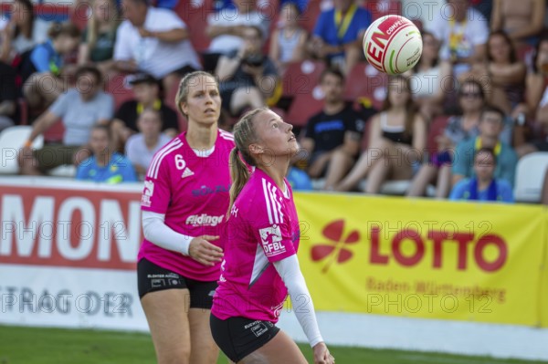 Fistball (woman) : TSV Dennach against TV Jahn Schneverdingen (IFA 2024 Fistball World Tour Finals Mannheim, Final) . Picture: Ann-Kathrin Motteler (3, Dennach)