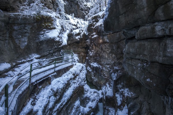 Winter, snowy landscape, river Breitach and hiking trail through the Breitachklamm gorge near Oberstdorf, Oberallgäu, Allgäu, Bavaria, Germany, Europe