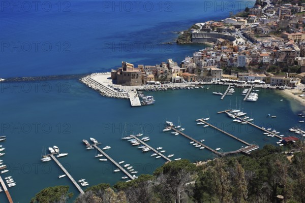 Castellammare del Golfo, municipality in the province of Trapani, view of the fort and the port, Sicily, Italy, Europe