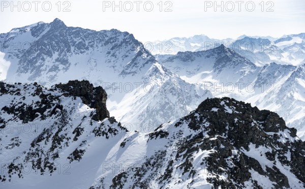 Peaks and mountains in winter, Sellraintal, Stubai Alps, Kühtai, Tyrol, Austria, Europe