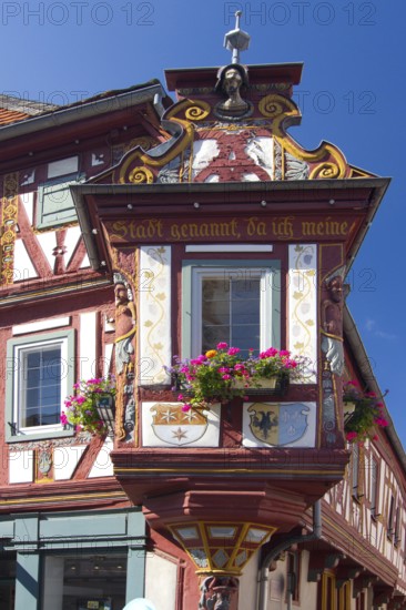 Blessed is the city called, since I found my daughter again, Seligenstadt, Hesse, Federal Republic, Germany, Hesse Seligenstadt, beautiful oriel on the Einhardhaus, built in 1596 with the saying of Charlemagne, Europe