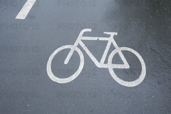 Bicycle lane sign on the street