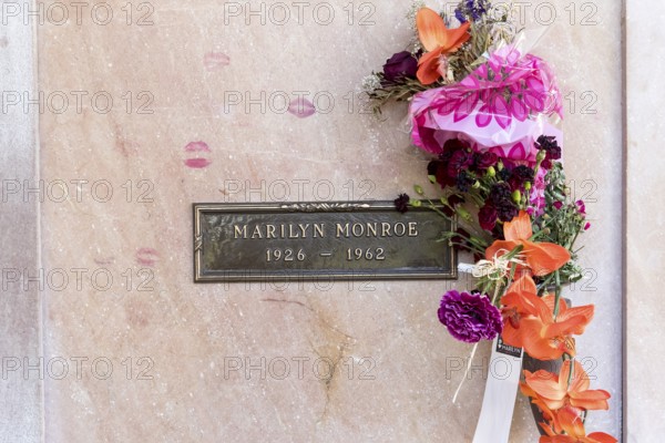 October 25, 2017, Los Angeles, California, USA: Actress Marilyn Monroe's crypt with flowers and kisses at Westwood Memorial Park in Los Angeles, California. Marilyn passed away on August 5th, 1962 of a probable suicide