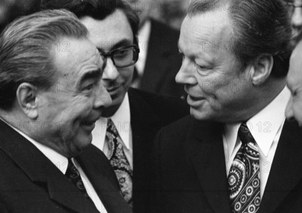 On the arrival of the Soviet head of state and party Leonid Brezhnev by Willy Brandt on 18. 5. 1973, the government had its first meeting with Leonid Brezhnev over dinner that evening, Germany, Europe