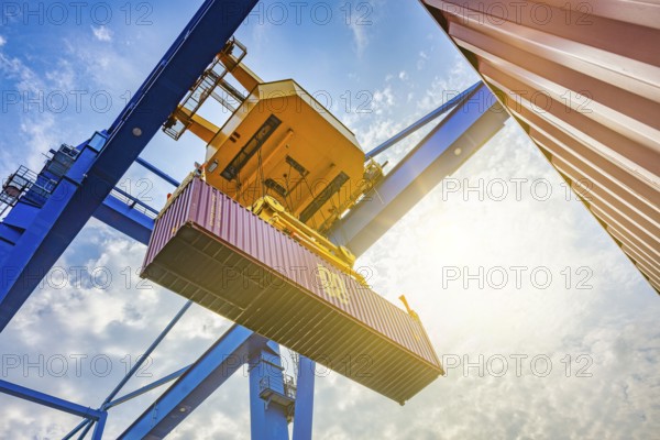 Crane and container in Duisburg harbour, Terminal D3T, Logport l, Rhine, Duisburg, North Rhine-Westphalia, Germany, Europe